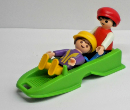 Kinder mit doppel schlitten - kinder,