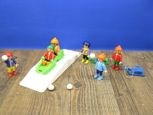 Kinder schlitten schneebälle - kinder,