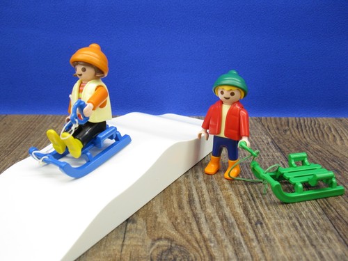 Kinder mit schlitten figur - schlitten,